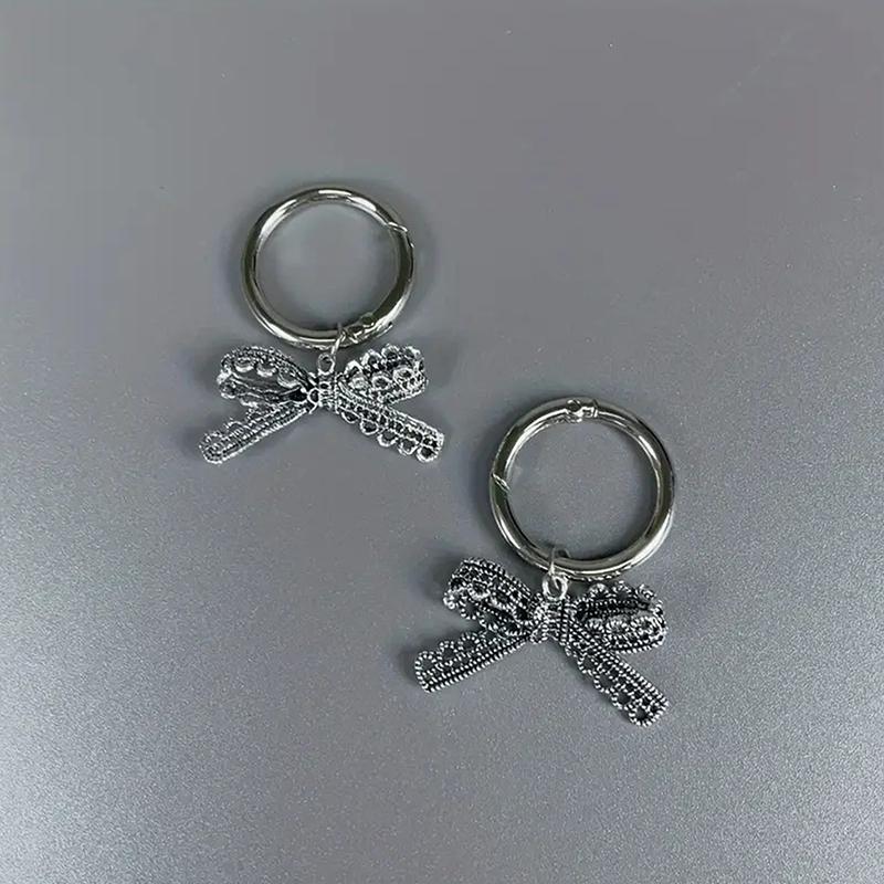 

2Pcs Retro Metal Silver Bow Pendant Boots Shoes Buckles Decoration Martin Boots Shoe Accessories Metal Pendant Jewelry as the picture