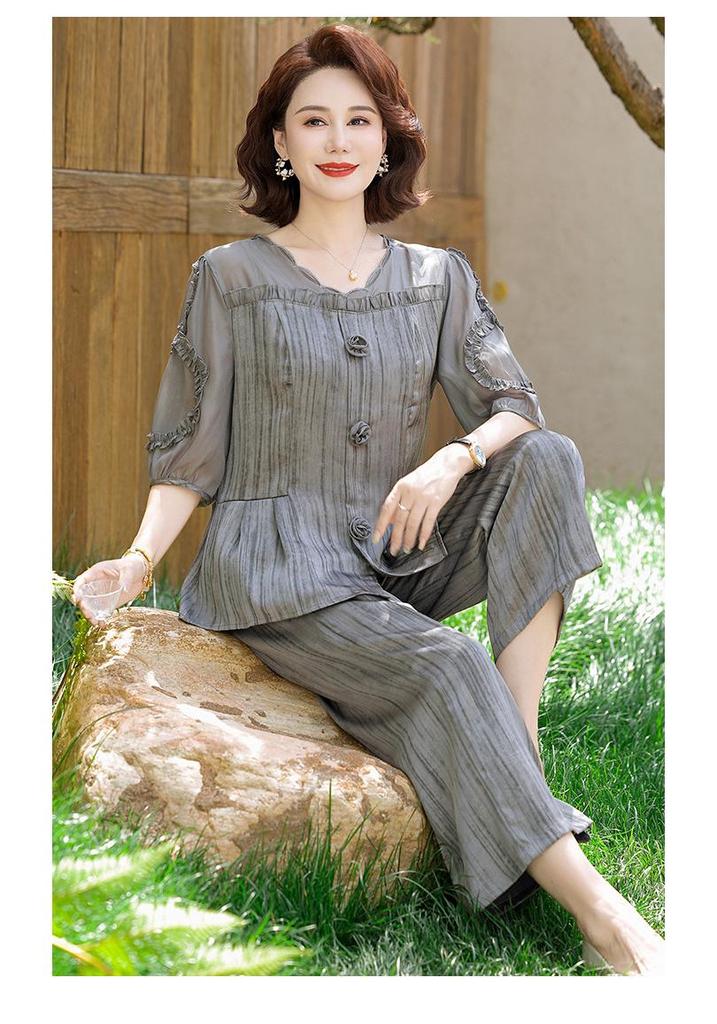 Mom's 2026 Chiffon Suit: Summer Fashionable Two-Piece Set for Middle-Aged and Elderly Women - Age-Reducing Top & Wide-Leg Pants.