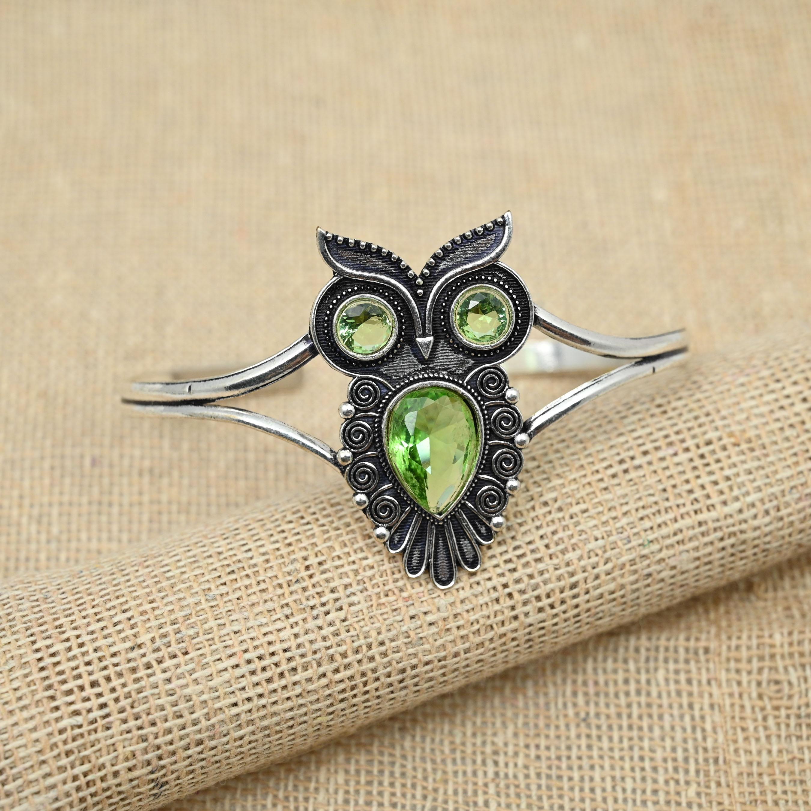 

Стерлинговое серебро 925 пробы, зеленый аметист, великолепные ювелирные изделия из драгоценных камней, регулируемая манжета ручной работы 8 Inches зелёный