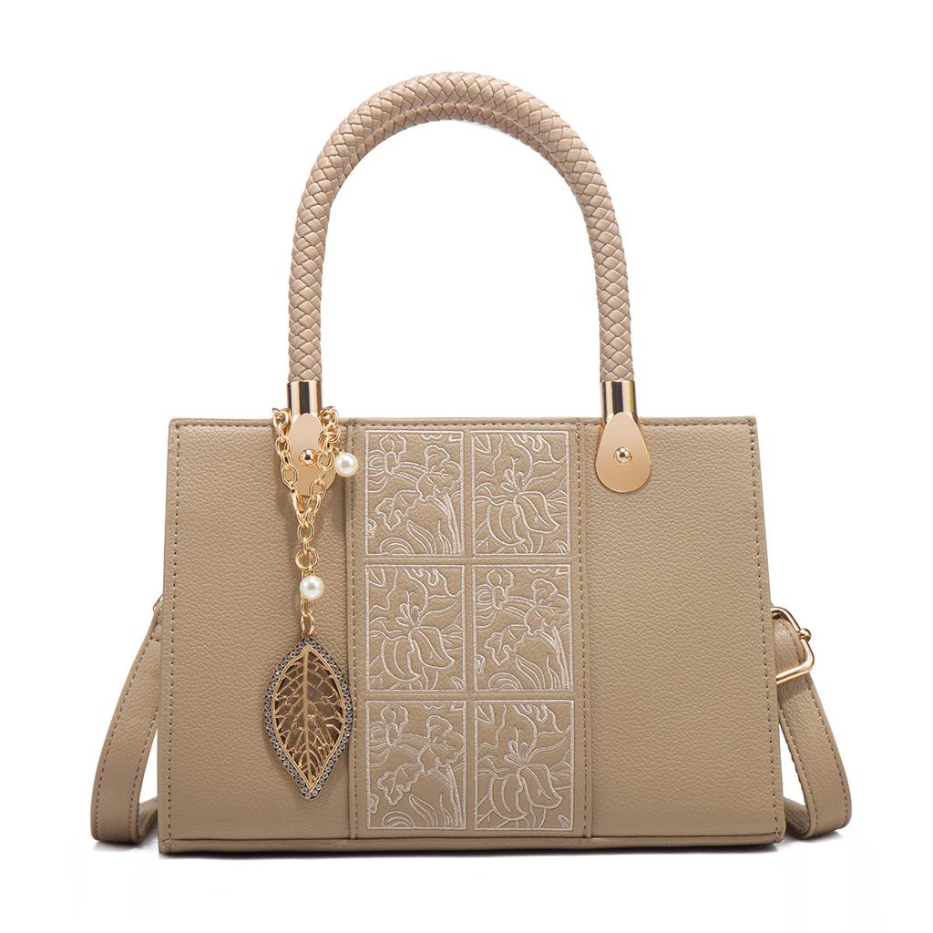 Women's Bag 2024 New Model for Mothers, Fashionable Ancient Style Jacquard Embroidery Wedding Shoulder Handbag, Gift Bag