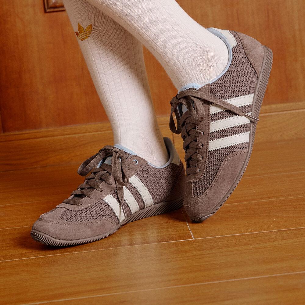 Adidas Originals mesh-panel low-top sneakers Women s 38.5