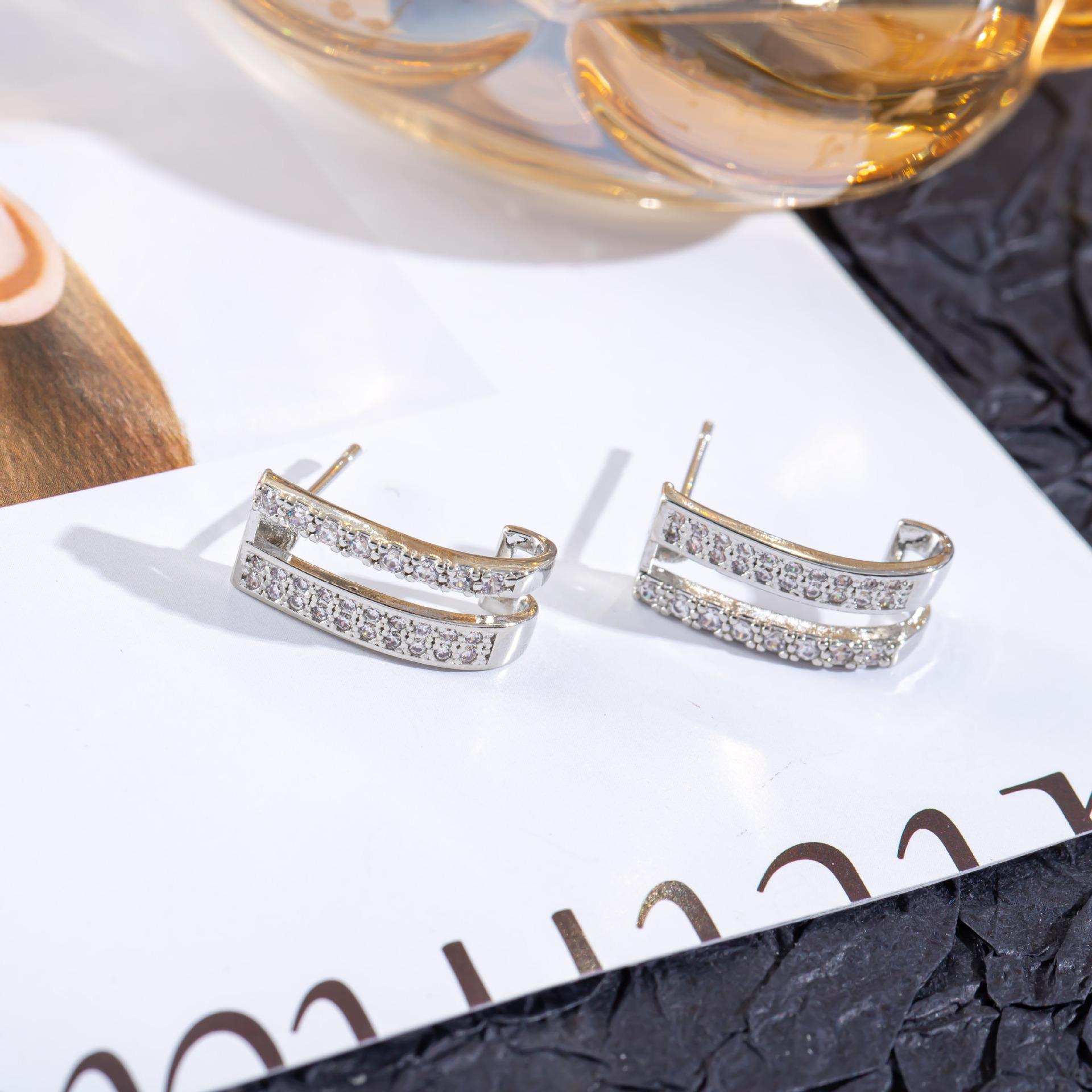 European & American Fashion Double-Layer Retro Stud Earrings - Internet Celebrity Style Design for Women