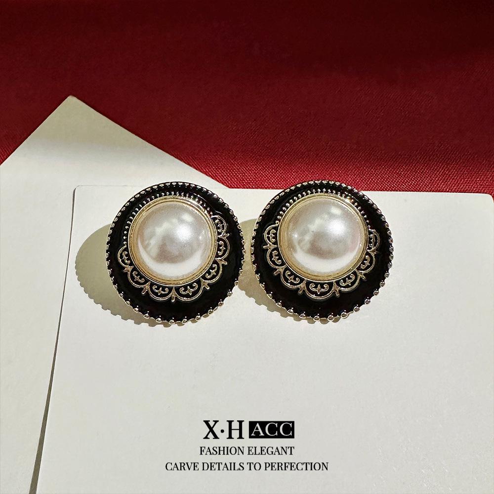 Elegant Gold-Plated Black Zircon Stud Earrings - Niche Design for a Luxurious Fashion Statement
