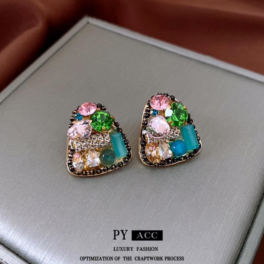 Cercei Stud Triunghi Diamant Acul de Argint - Design Retro de Lux Lejer