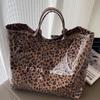 2025 New Casual Retro Fashionable Leopard Print Shoulder Bag Simple Tote Bag Bag Large Capacity Tote Bag
