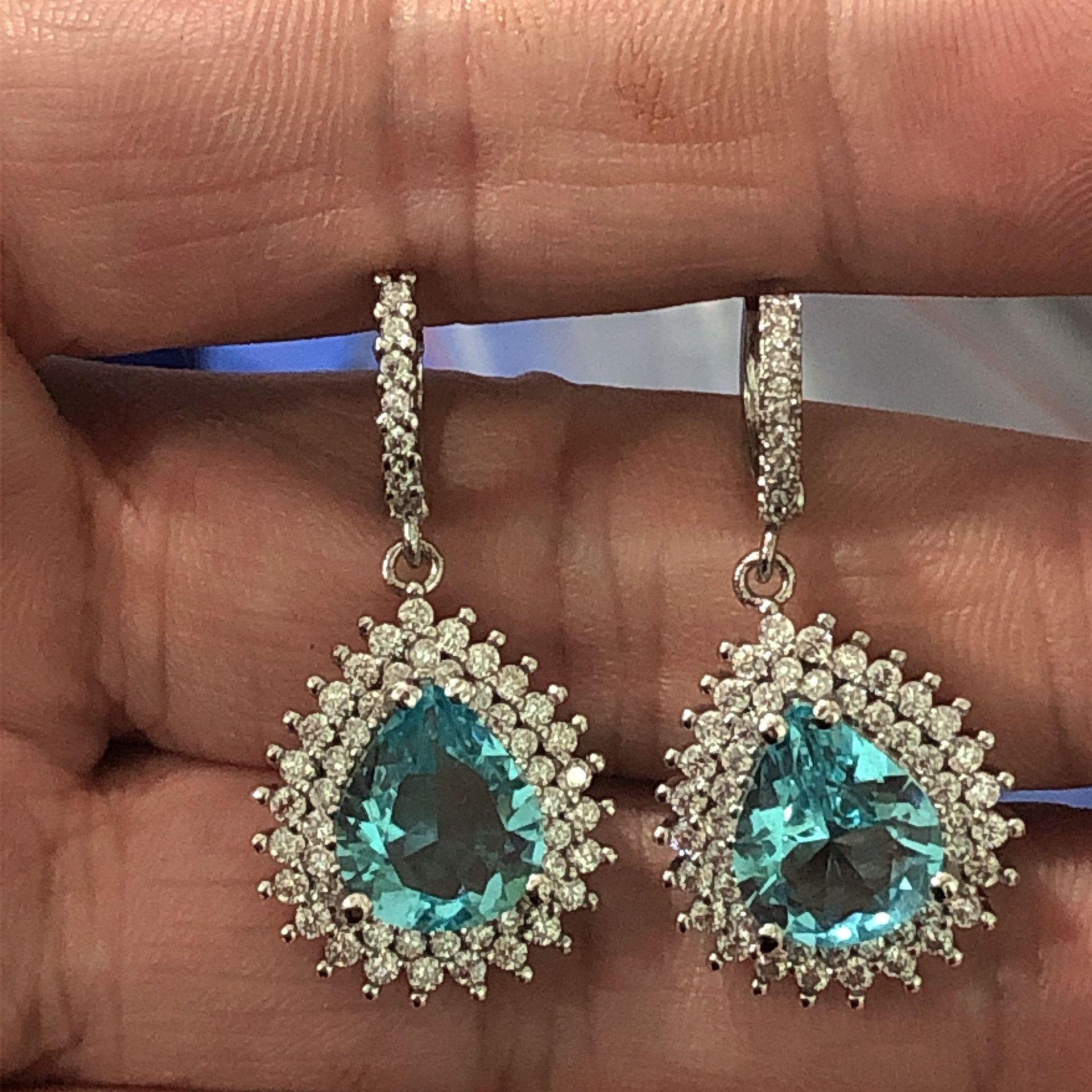 

Модные серьги-капли из инкрустированного светло-голубого циркония для женщин