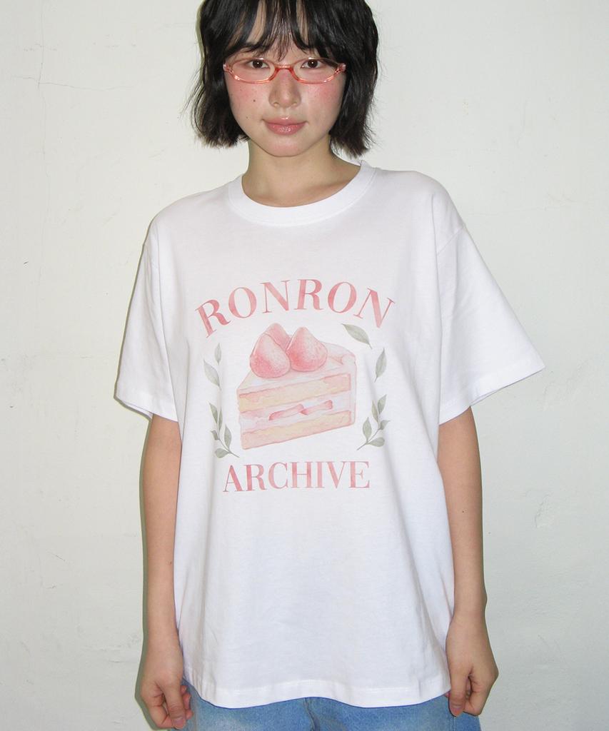 RONRON Strawberry Cake Basic Fit T Shirt White