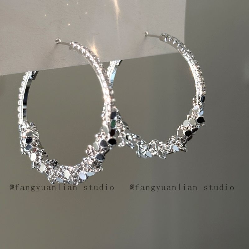 

Elegant Korean Girl Silver Flash Diamond Large Circle Earrings Women Light Luxury High-Grade Elegant Earrings Personalized Ear Studs Earrings Silver