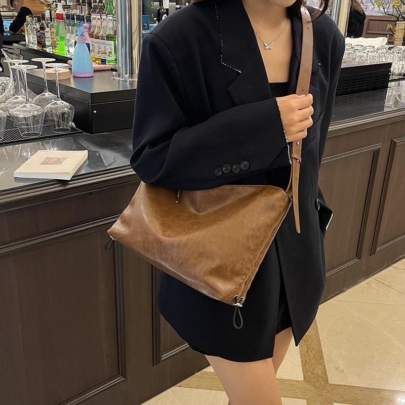 Embroidery thread foreign style large capacity women's bag 2025 fashion trend shoulder messenger bag strap handbag