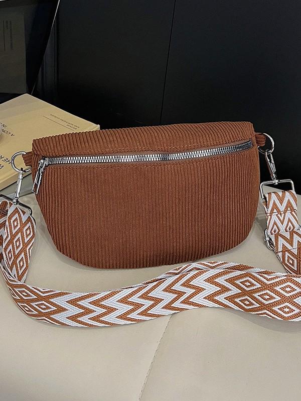 Niche Women's Autumn 2025 Fashion Saddle Crossbody Bag - Solid Color, Simple Design.