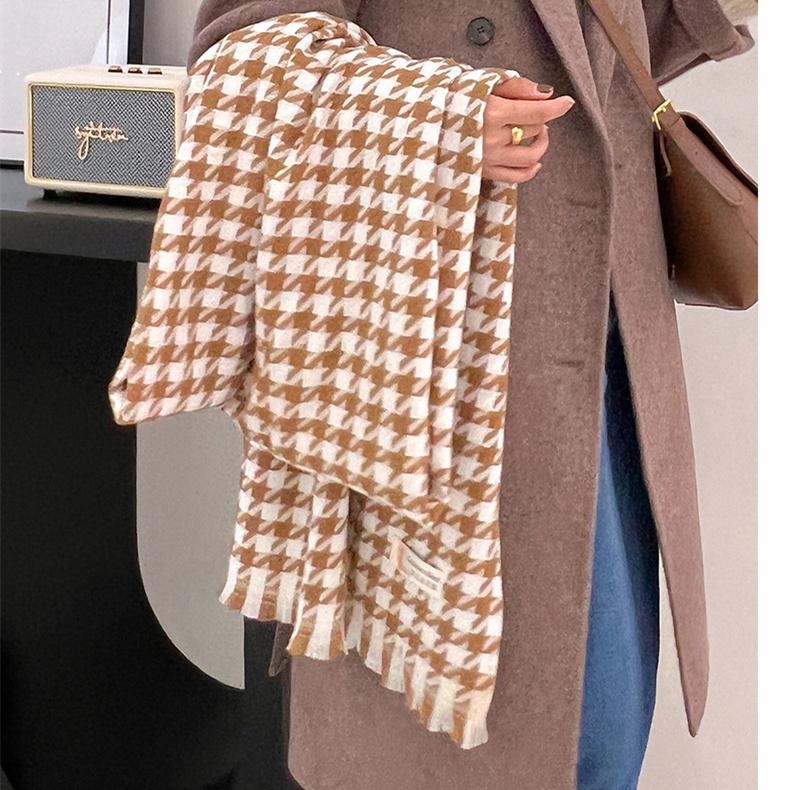 Checkered Scarf Autumn Winter Student Scarf Warm Shawl Tassel Fashion Scarf Female