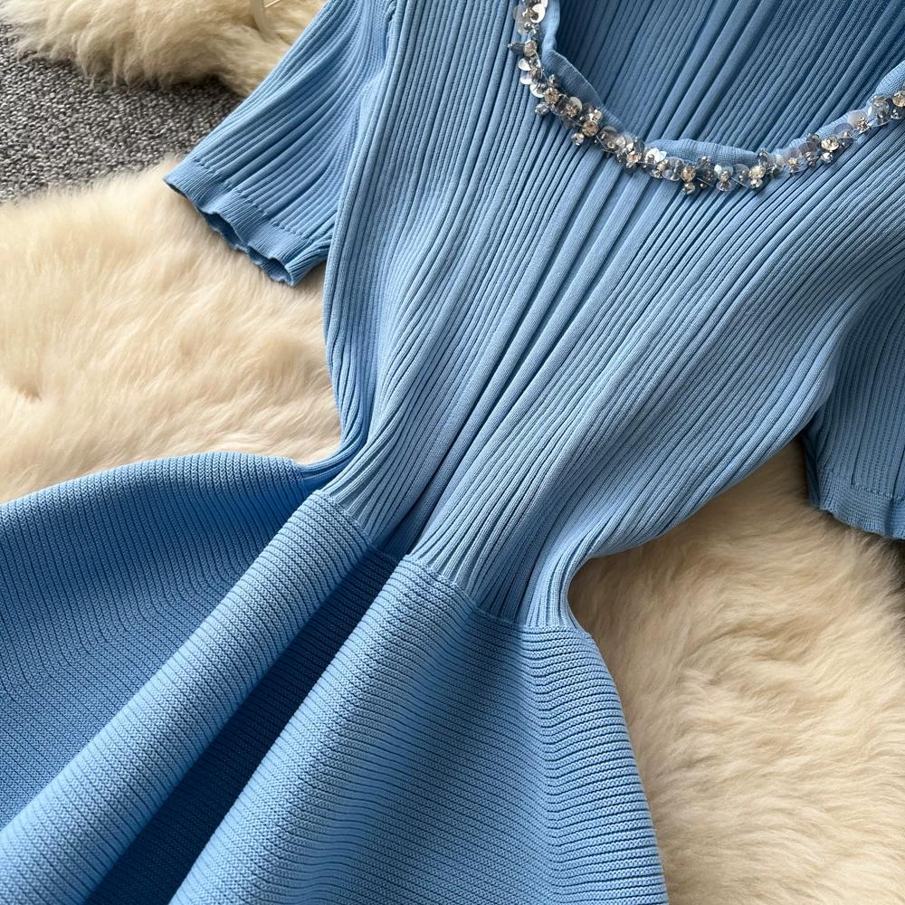 2026 Nuovi Arrivi Estivi Vestito Maglione Scollo a U Perline Manica Corta Aderente per Vestito da Festa di Compleanno Vestito Maglia Pieghettato Blu Strass Eventi Serata