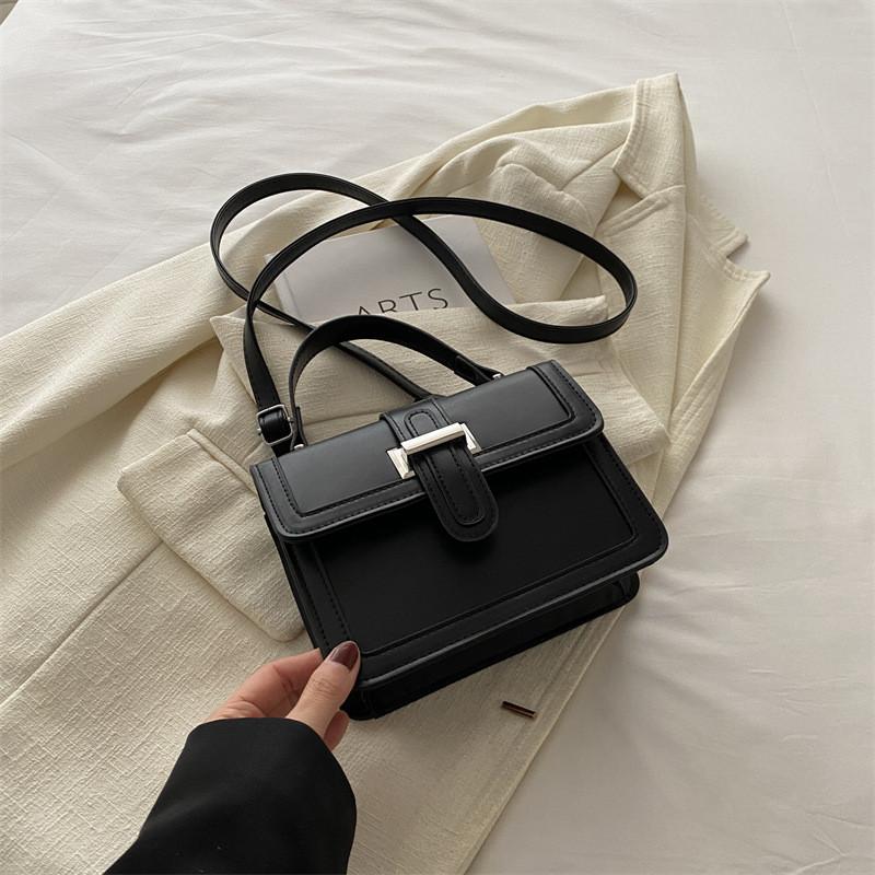 Chic Retro Women's Tote Bag In Classic Black White Brown And Khaki For Everyday Fashion