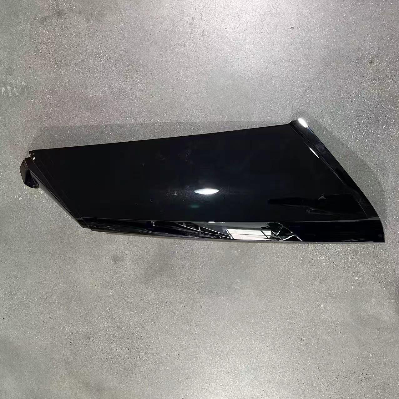 

Land Rover Range Rover Executive D-Pillar Exterior Trim Panel 2013-2022 (LR076491, LR076492) Left LR102625