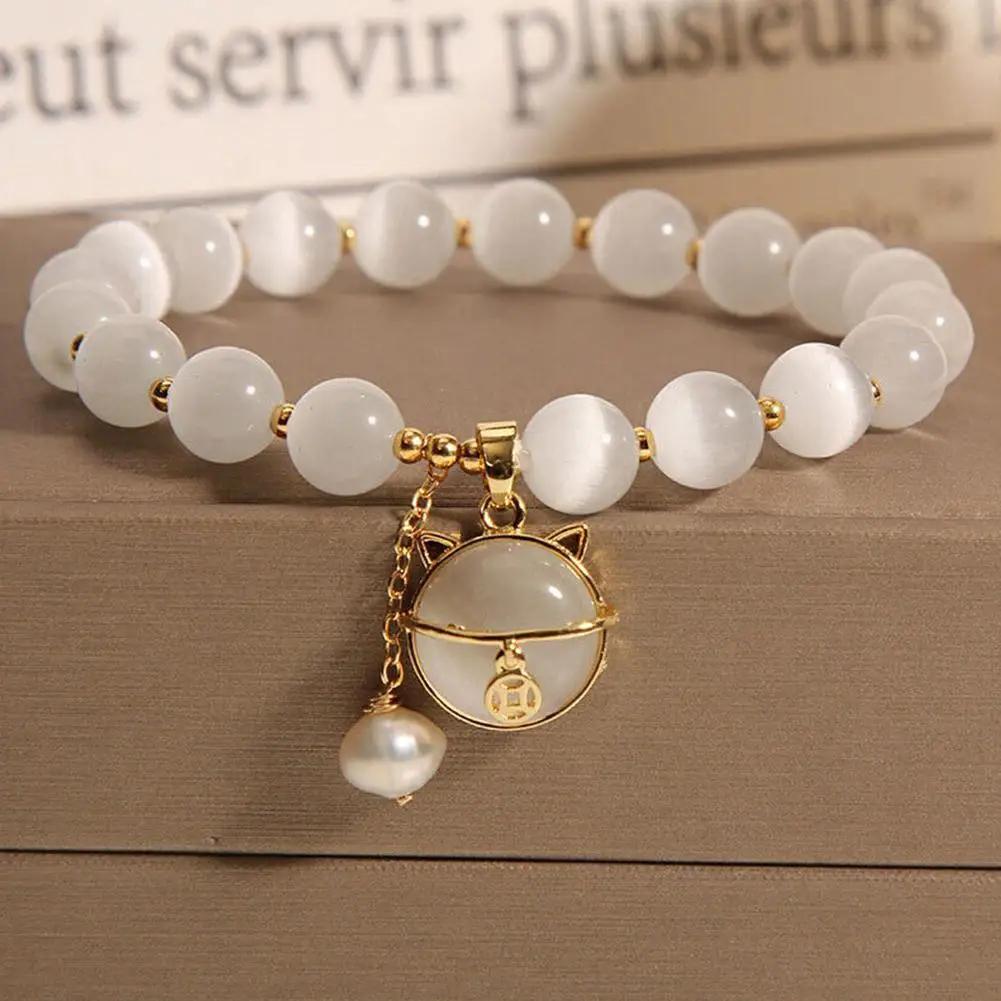 Cat's eye stone bracelet design is light luxury, exquisite, simple and fashionable kitten crystal bracelet.