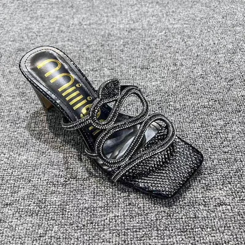 Pantoufles à Strass Été Sandales à Talons Carrés Découpées Sexy Chaussures de Fête de Noël Grande Taille Bout Carré Chaussures pour Femmes