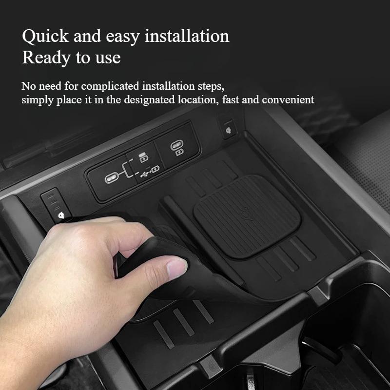 Silicone Wireless Charging Protective Pad for Hyundai Santa Fe 2025 2025 Car Phone Non-slip Charger Mat Car Interior Accessories