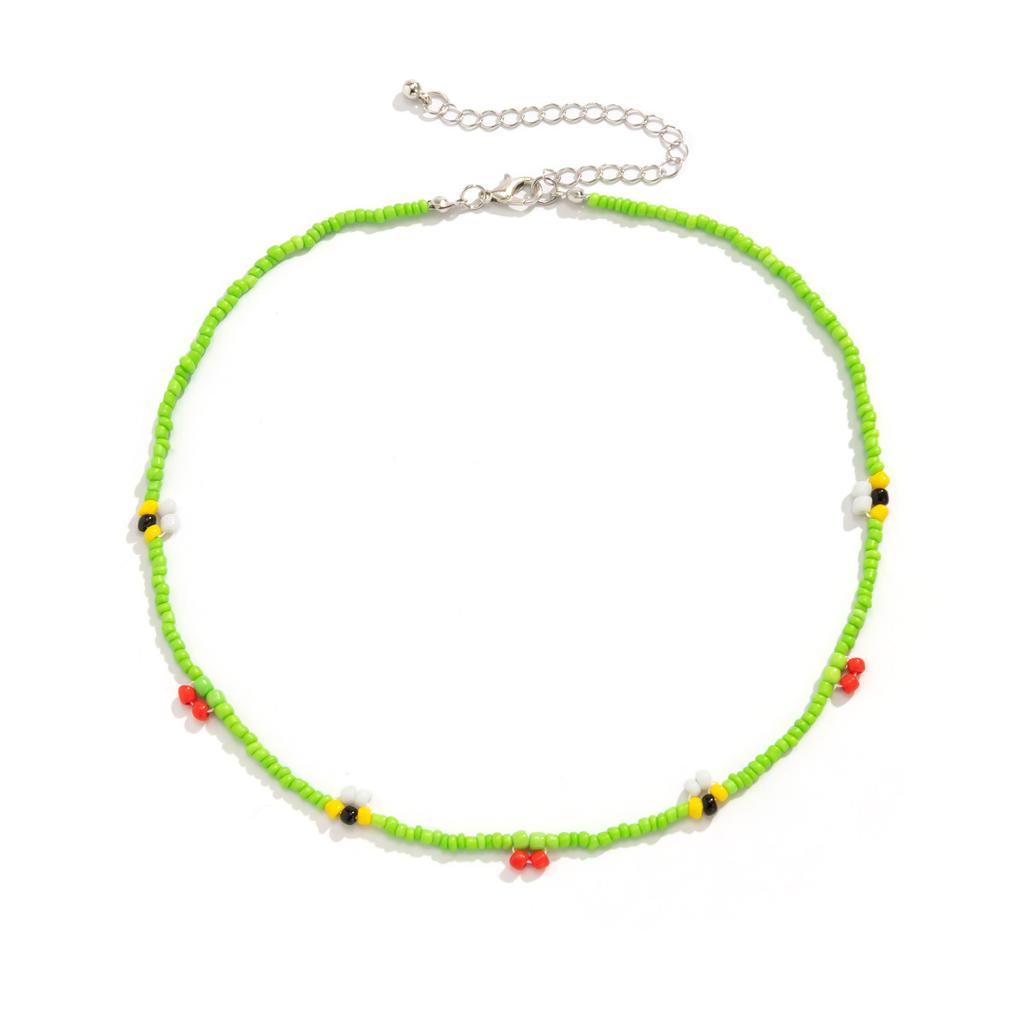 Accessories, creative contrasting color rice bead beaded necklace women, simple geometric imitation pearl single-layer necklace decoration