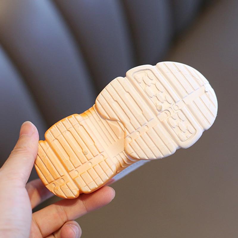 Dětská sportovní obuv Dětská obuv s měkkou podrážkou