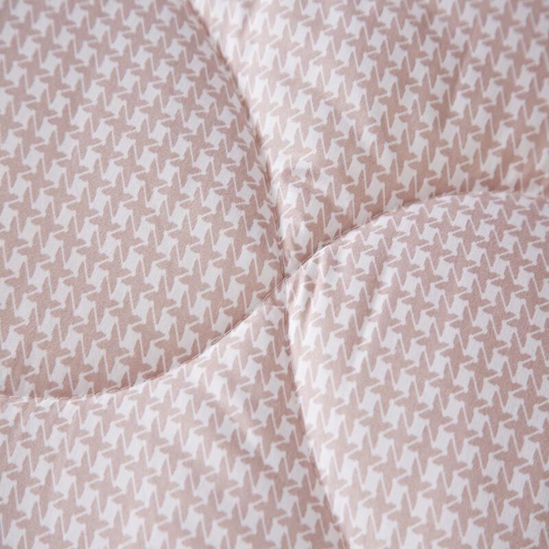 Hengyuanxiang Soft & Comfortable Seven-Hole Fiber Quilt