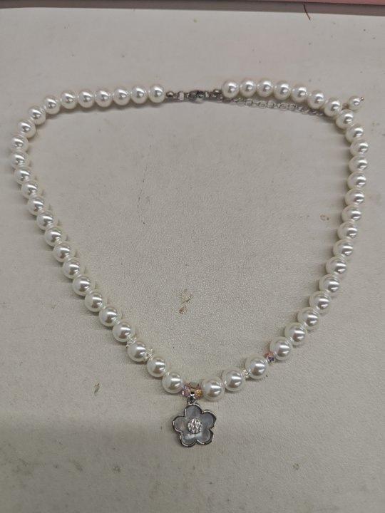 

Manta rose pearl zircon beaded necklace retro light luxury collarbone chain niche temperament high-end jewelry