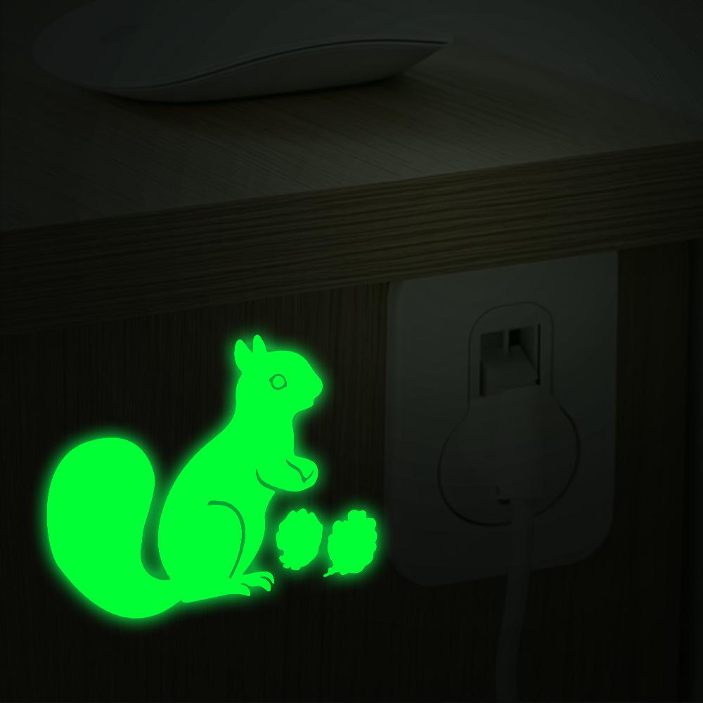 Fun-yg004 Glow-in-the-dark Squirrel Pine Cone Bedroom Living Room Entrance Switch with Home Landscaping Wall Stickers