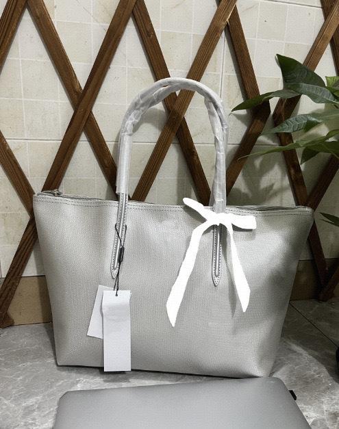 Tote Bag for Women, Large Crocodile Print Horizontal Design, Waterproof Commuter Handbag, Oversized Shoulder Bag