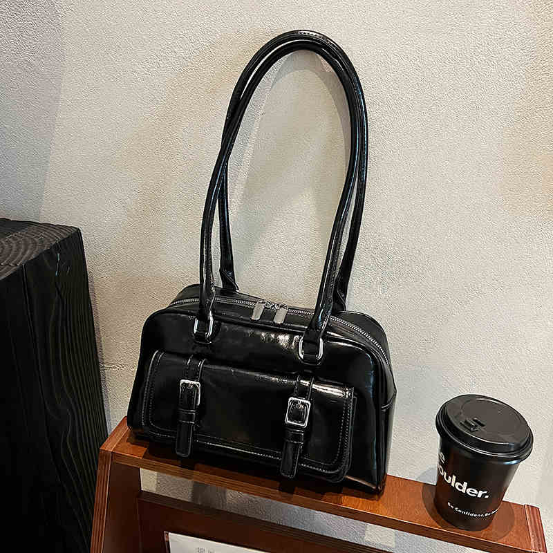 

Korean Retro Red Shoulder Bag for Women 2026 New Fashi PU Versatile Underarm Bags Temperament Commute Bowling Handbags (20cm<Max Length<30cm) чорний
