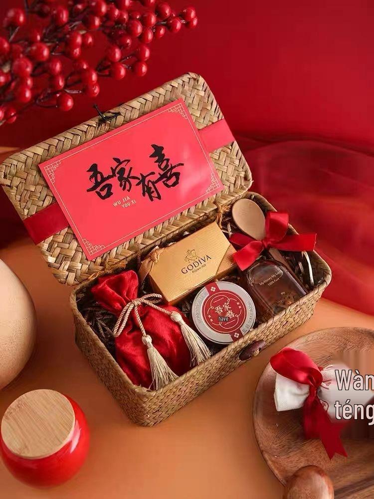 Creative Rattan Woven Wedding & Bridesmaid Souvenir Gift Box