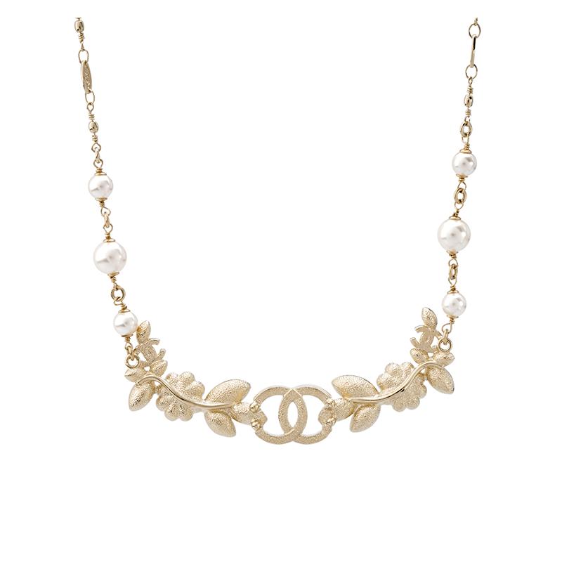 CHANEL CC fashion personality simple trend metal necklace same style for men and women gold/light brown/pearl white