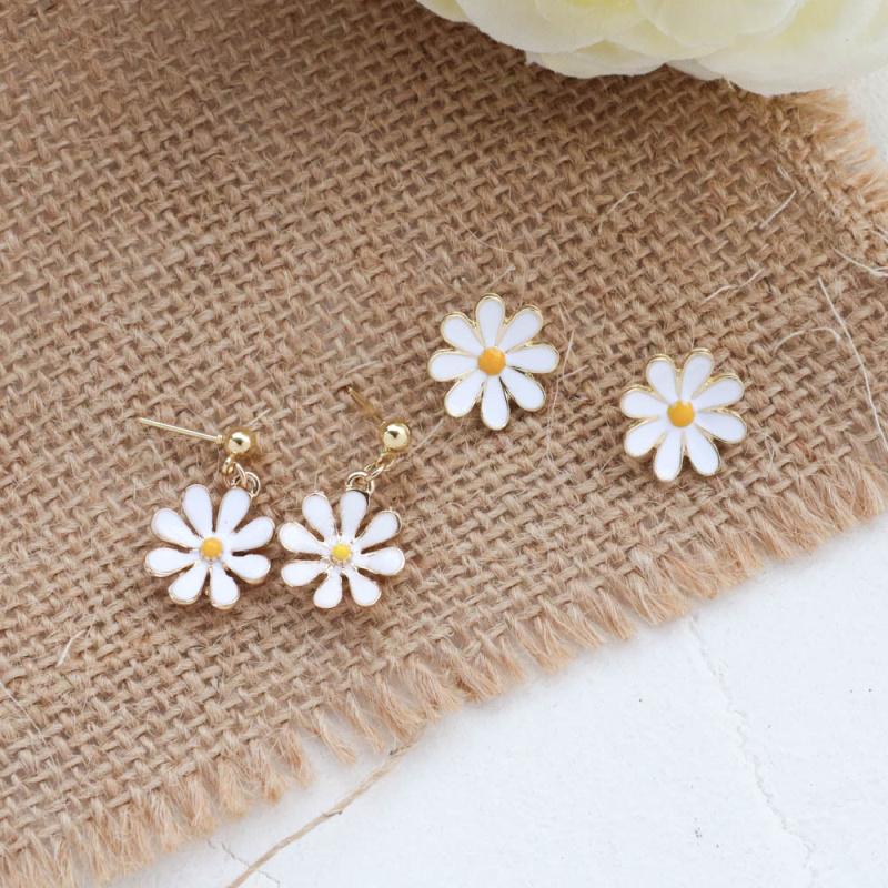 Cute Small Flowers Drop Earrings For Women Sweet Fashion Korean Daisy Sunflower Female Pendant Ear Gifts Jewelry