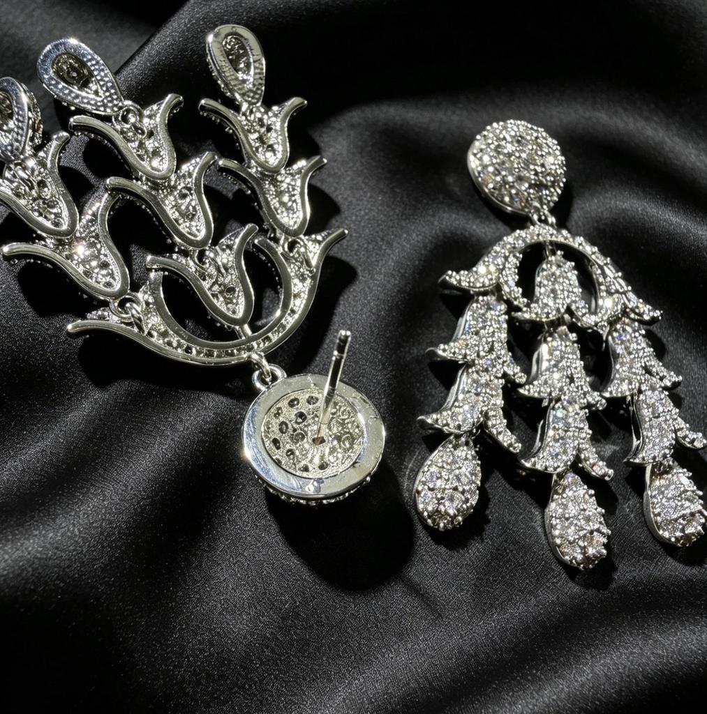 Elegant Trumpet Flower Zircon Earrings: High-Quality S925 Silver Needle, Versatile Medium-Length Design for Women