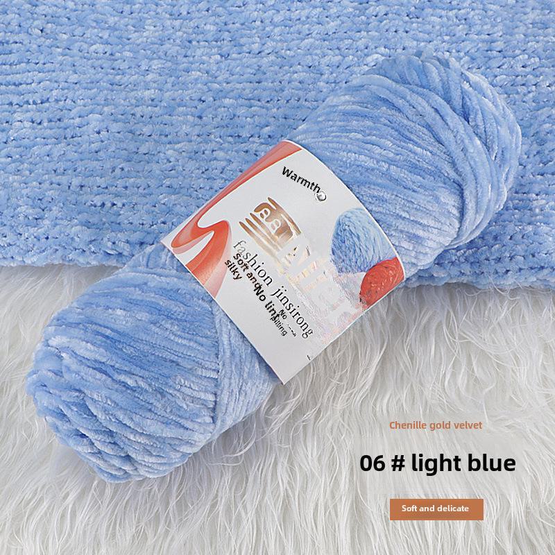 

Вязаный шарф, шапка, тапочки крючком из золотистого бархата синели, набор для самостоятельной работы из кукольной шерсти