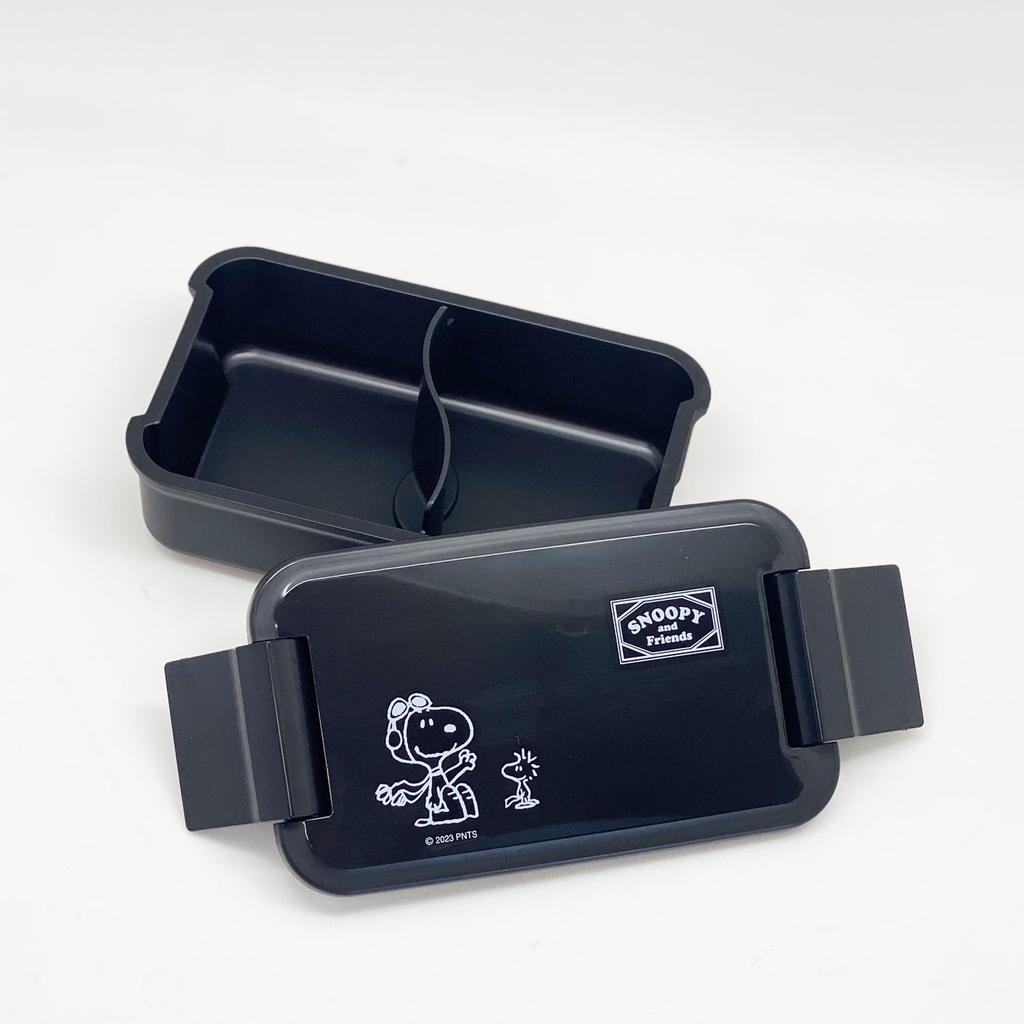 OSK Bento Box Snoopy Black Lunch Box 500ml Made in Japan With dividers Microwave and dishwasher safe Integrated gasket Easy to clean Stain resistant