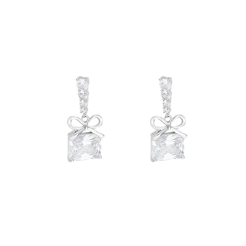 High-end Temperament Light Luxury Bow Zircon Earrings Women's Niche High-end Sense Diamond-set Stud Earrings Versatile Geometric Earrings Tide