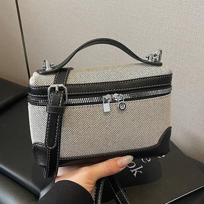 Hot Sale Niche Simple Korean Edition Premium Sense Portable Small Square Bag Versatile Commuter Ladies Casual Messenger Bag