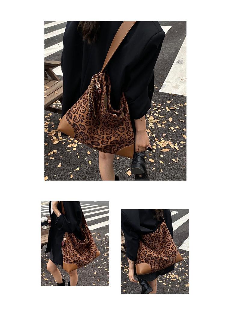 2025 Women's Leopard Print Large-Capacity Retro Tote and Shoulder Bag