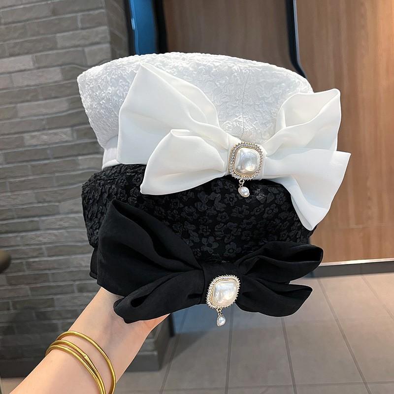 

Шляпа женская весна и осень новая универсальная шляпа с жемчугом и стразами большой бант берет женская белая шляпа художника M（56-58cm） чёрный