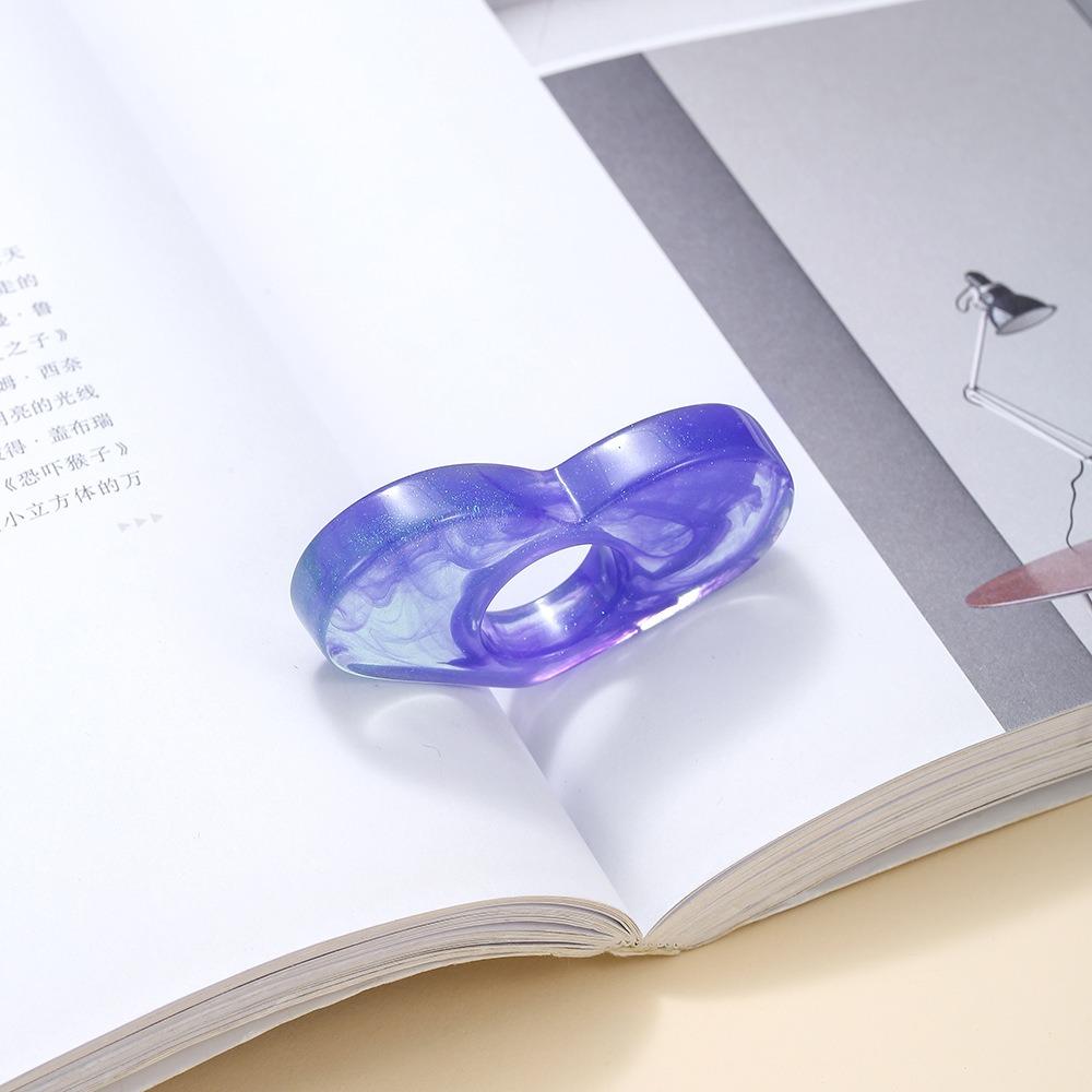 

Heart Shaped Bookmark Convenient Reading Aids Creative Thumb Book Page Holder School Supplies фіолетовий