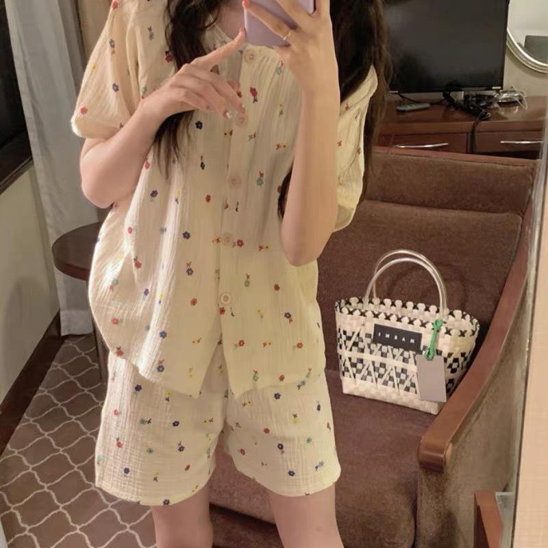 

Cute full-printed three-color flower pajamas women s summer short-sleeved shorts round neck can be worn outside loungewear two-piece set S