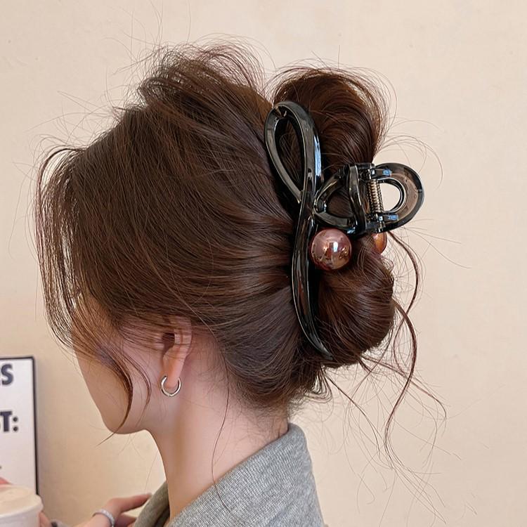 Elegant 2024 Coffee Pearl Shark Hair Clip for Women – Large Volume Summer Claw Accessory