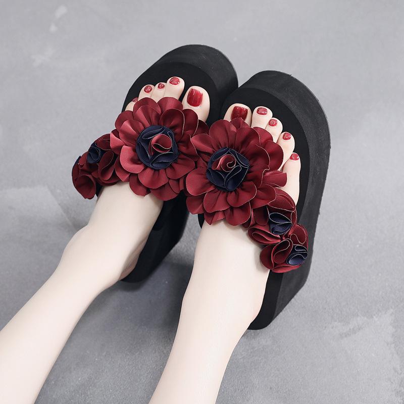 

Fashion 2025 New Luxury Women s Slippers Summer 6cm Thick Bottom Beach Slippers Fashionable and Versatile Exquisite Flower Women s Shoes 41