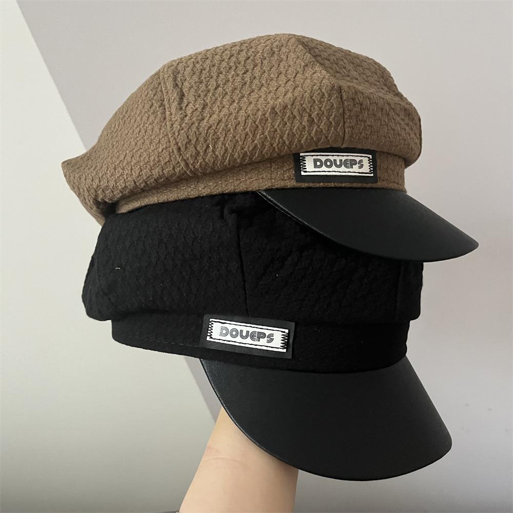 

Leather-brimmed octagonal hat children s retro versatile beret showing face small newsboy painter hat big head circumference cloud hat Adult average size (55-58cm) чорний