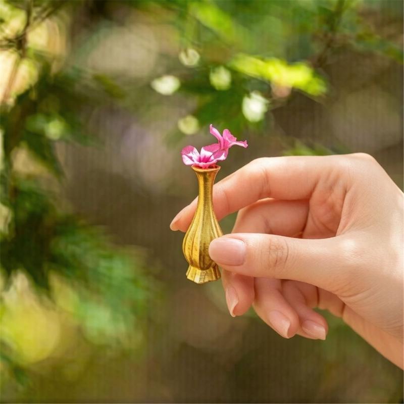 Stylish Alloy Vase Shaped Pin With Interchangeable Flower Designs For Outfits