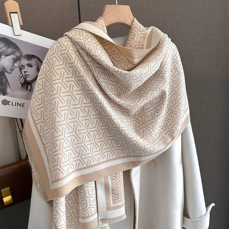 Γυναικείο Πυκνό Ζεστό Φουλάρι με Ζωγραφιά Τοπίου: Απομίμηση Κασμίρ για Γραφείο και Μοντέρνα Λαιμόκοψη