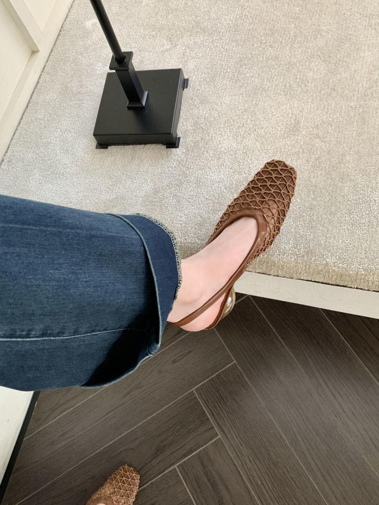 New Niche Design Square-toed Woven Flip-top Sandals for Women, Fashionable and Elegant, Coarse-heeled Mesh Hollowed-out Sandals