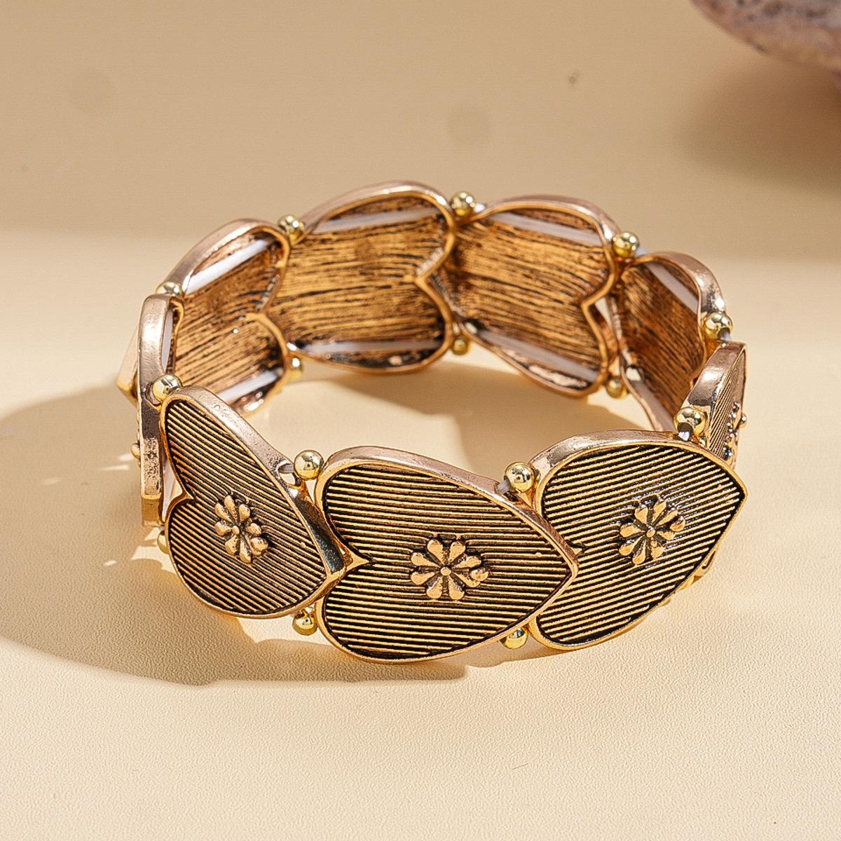 

Модные украшения для женщин золотой