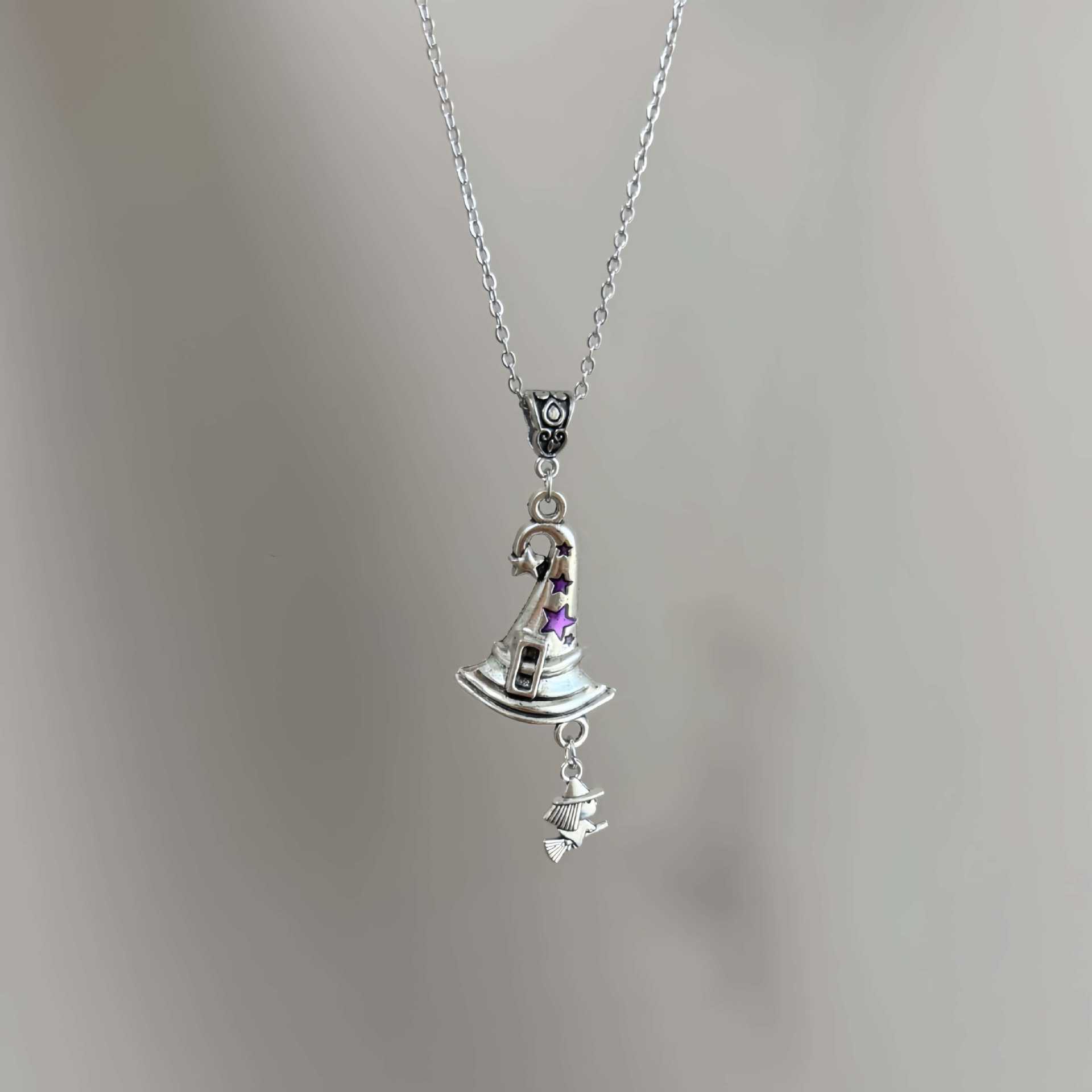 

Оригинальное ожерелье-подвеска в виде шляпы ведьмы на Хэллоуин - Аксессуары на тему костюмов - Ювелирные изделия на заказ