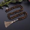 Collana con Perle di Pietra Naturale da 108 con Nodi e Nappe Occhio di Tigre Giallo per Meditazione Yoga Preghiera e Catena per Maglione