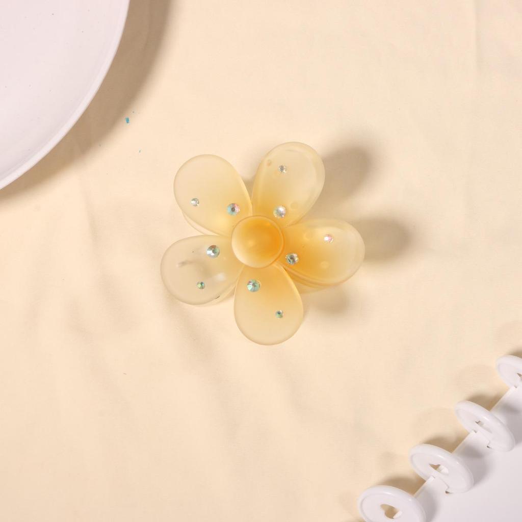 Gradientowy klips rekin z frangipani: Elegancki kolorowy dodatek do włosów z pięcioma płatkami